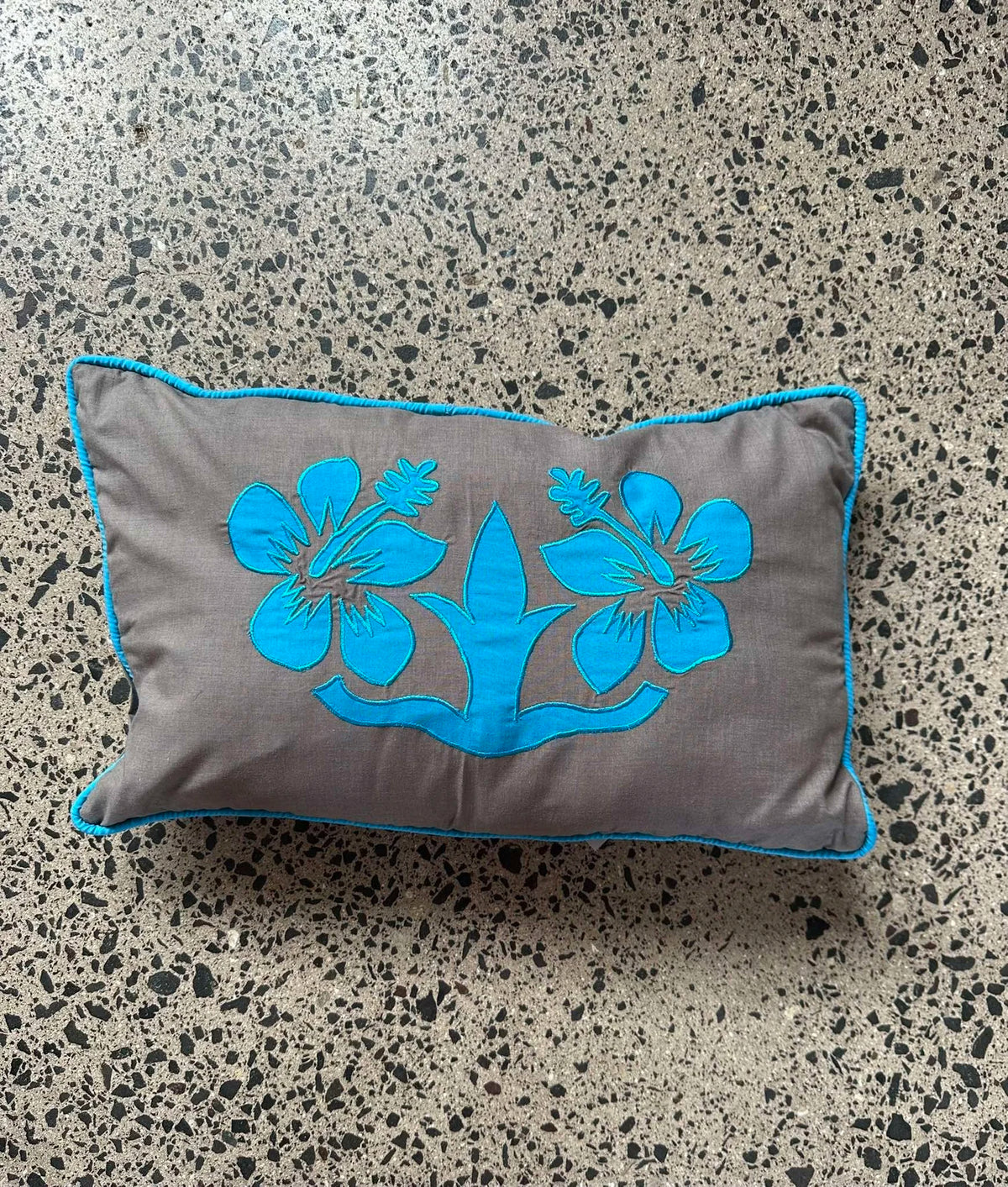 "Nikao" design cushion cover Taupe with tosca