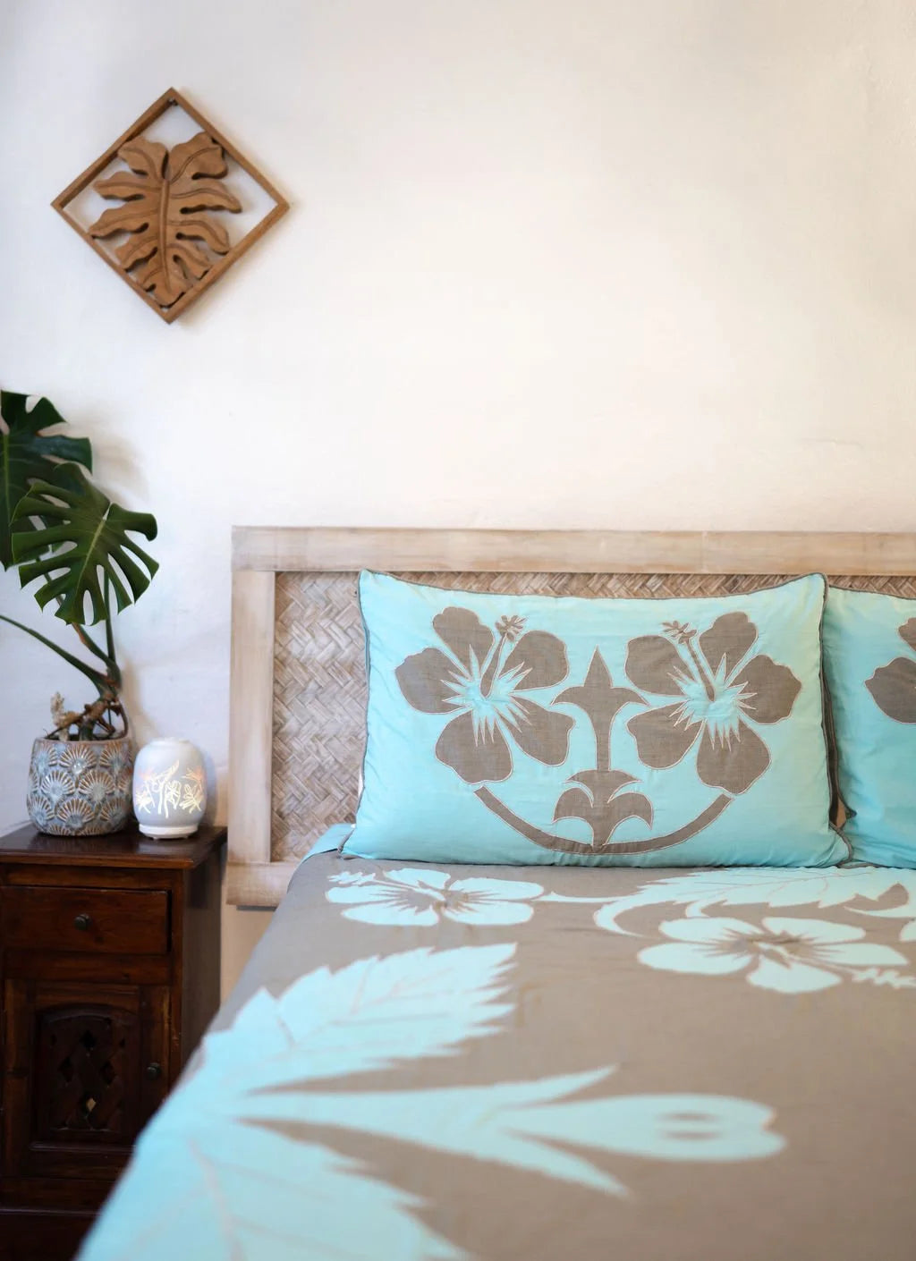 'Nikao' Taupe with Tosca Hibiscus Tivaevae Duvet or Bed Cover