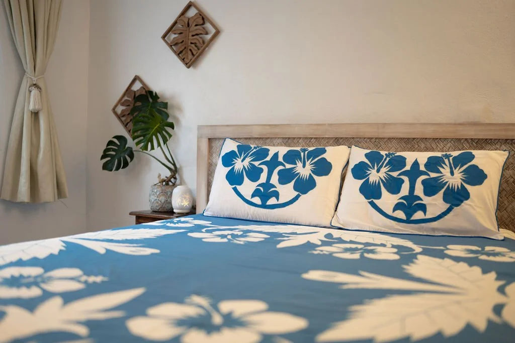 'Nikao' design Sea Blue with White Hibiscus Tivaevae Duvet or Bed Cover