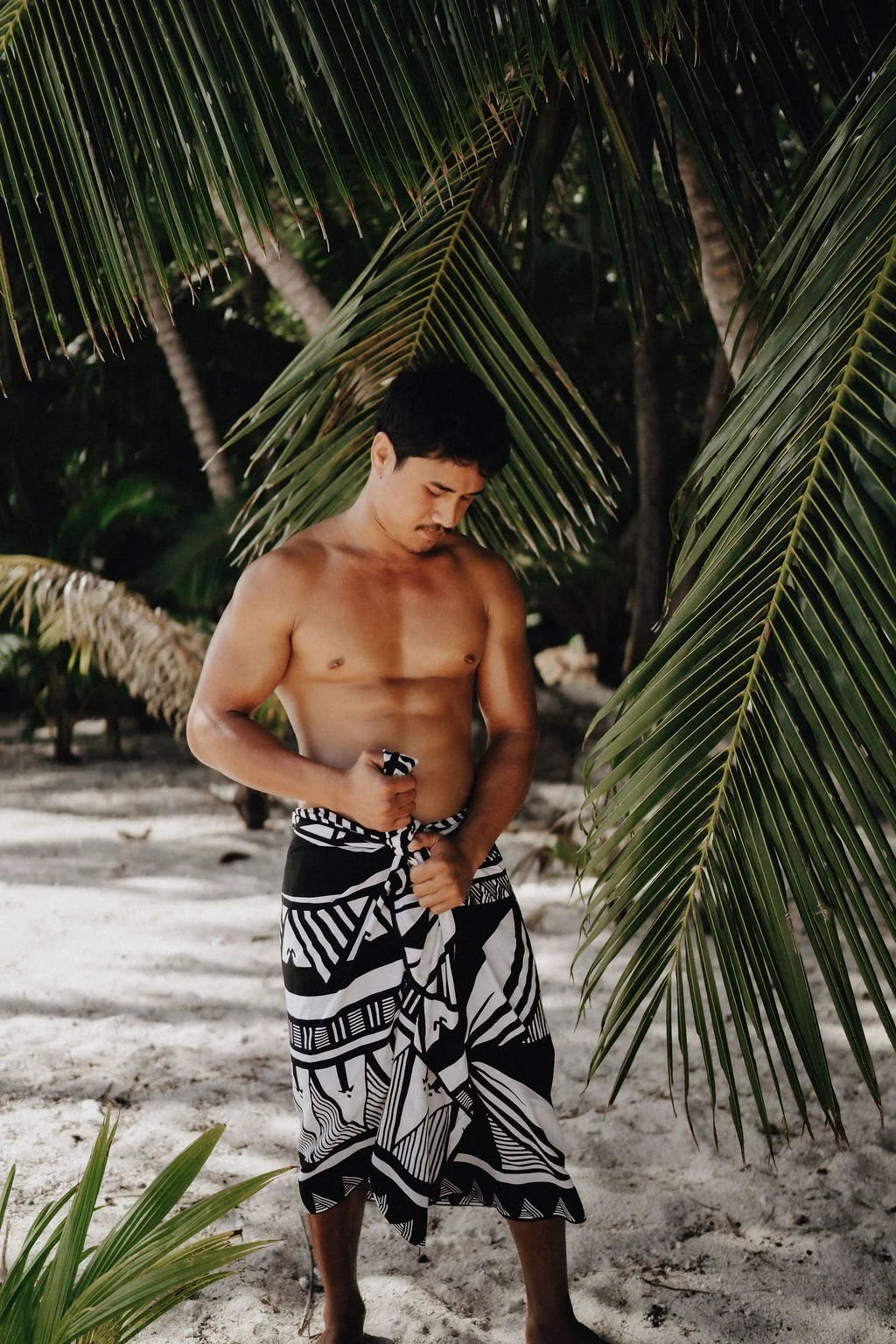 Black and white Motif Pareu (Sarong/Lava-lava) by Remiah Chanelle