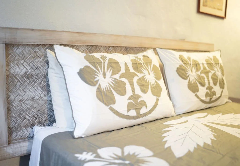 'Nikao' design Taupe with White Hibiscus Tivaevae Duvet or Bed Cover