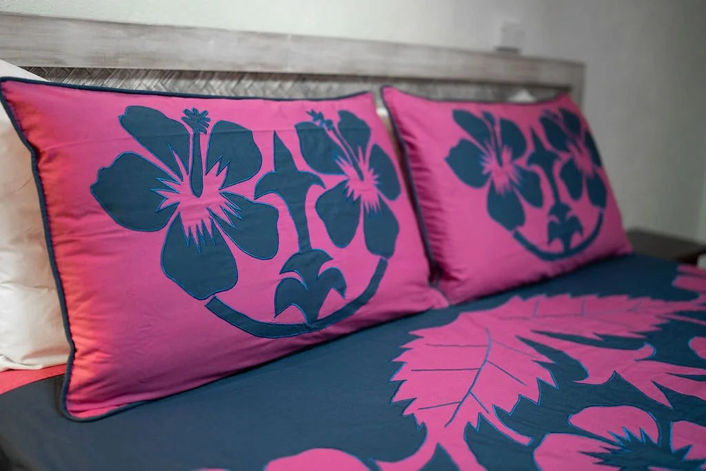 'Nikao' design Navy with pink Hibiscus Tivaevae Duvet or Bed Cover
