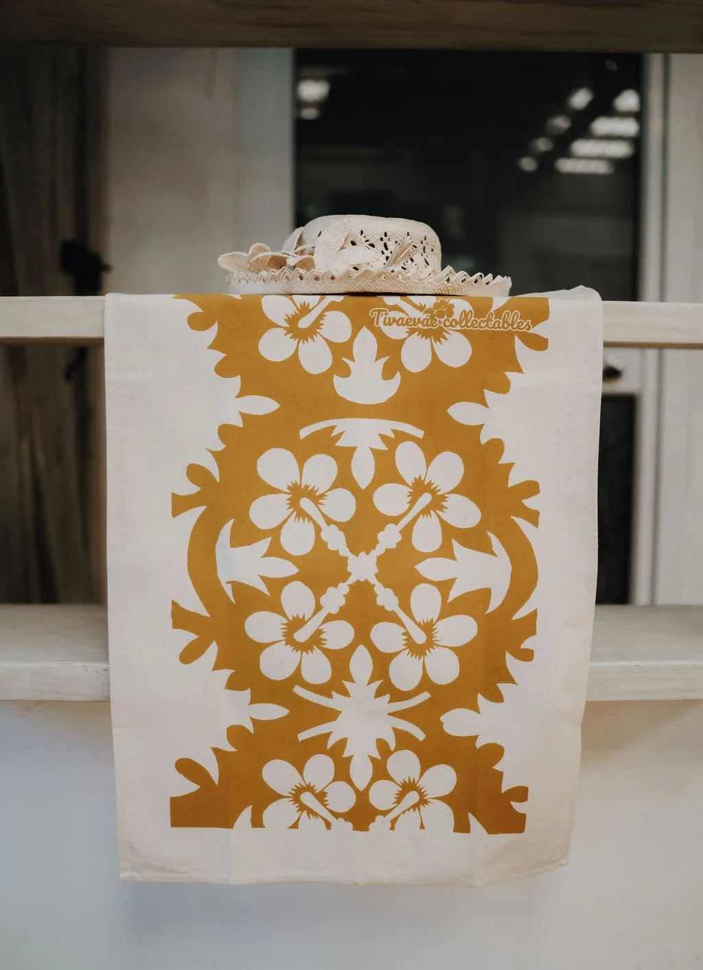 Tea towel: Kaute (Hibiscus flower)