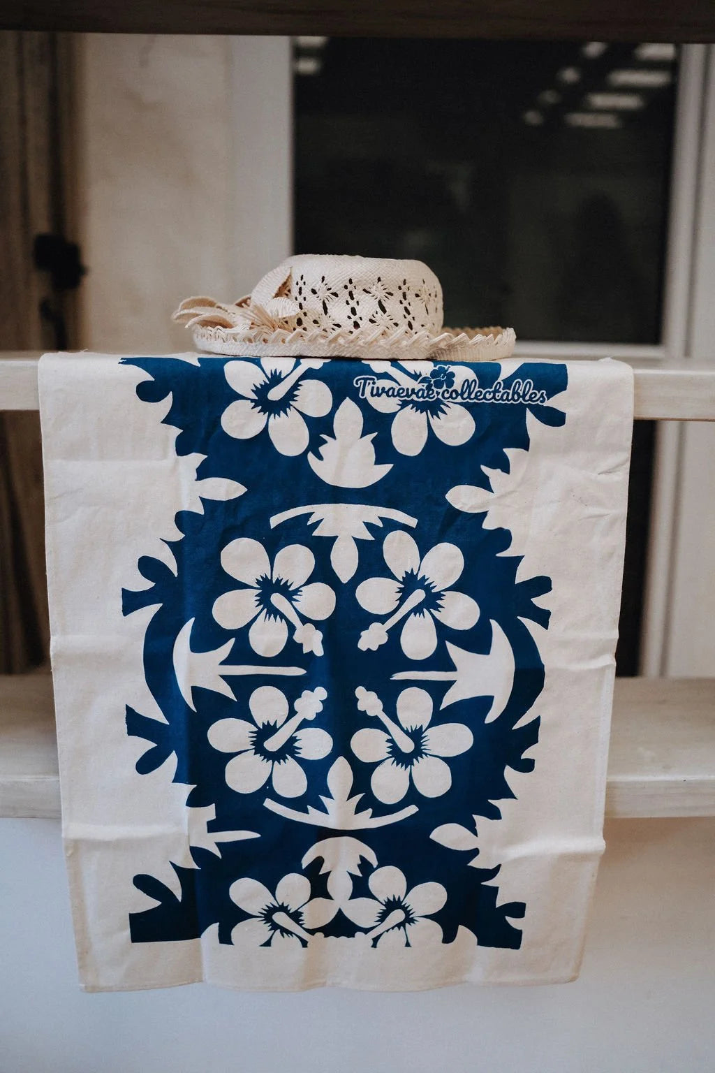 Tea towel: Kaute (Hibiscus flower)