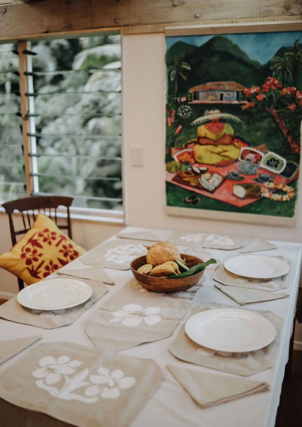 Linen table runner