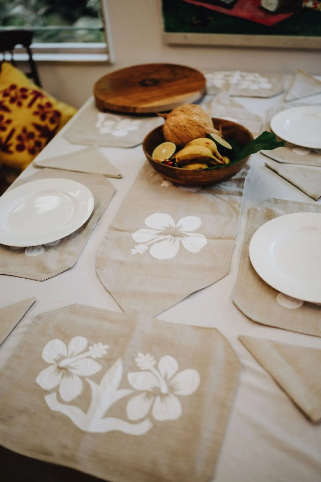 Linen table runner