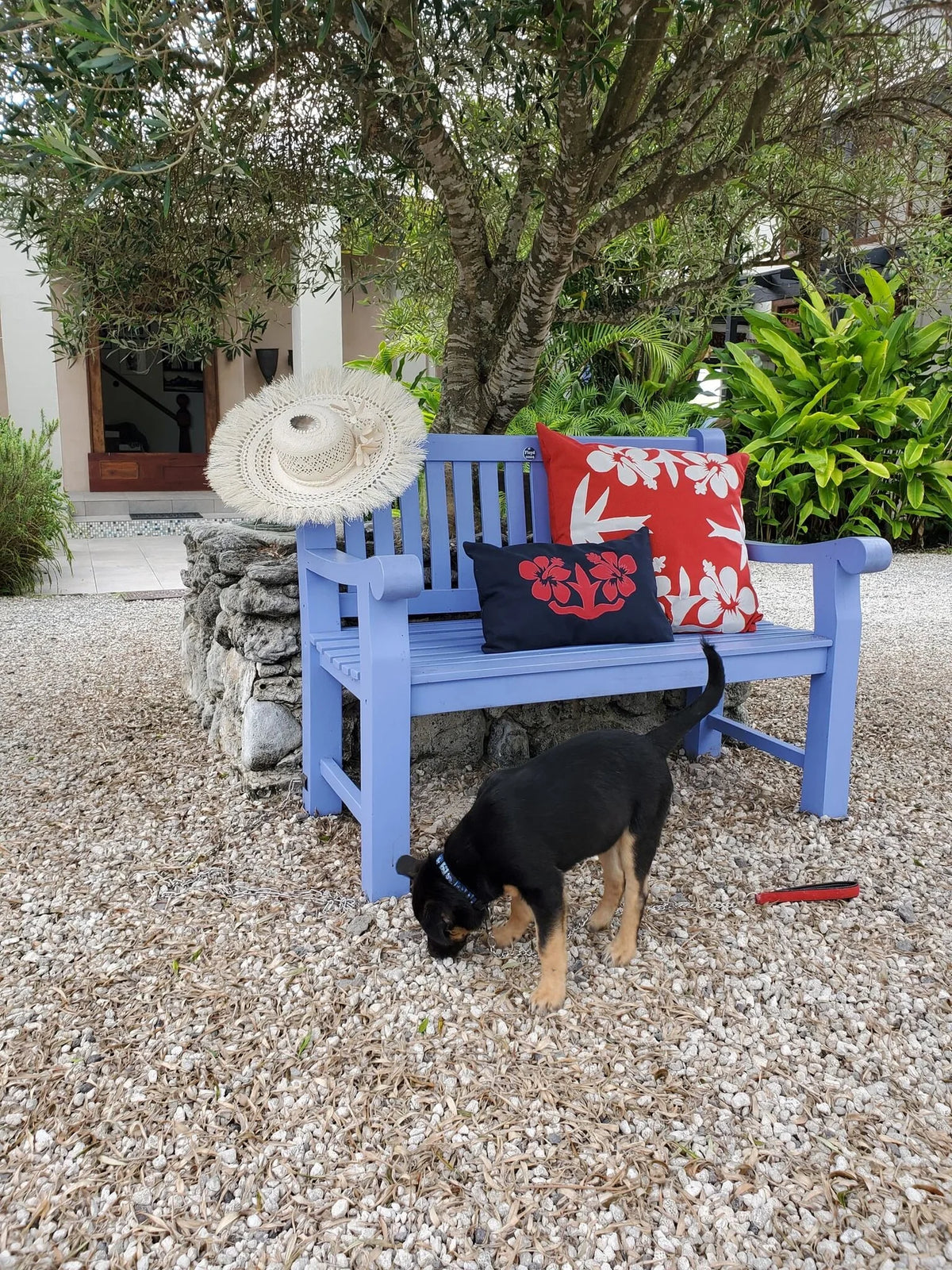 Outdoor Sunbrella 'Nikao' Red with White Hibiscus Cushion Cover